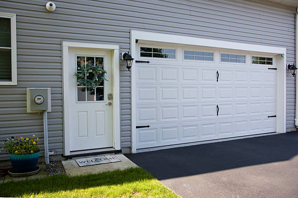 24/7 Emergency Garage Door Panel Replacement experts in West Orange, TX